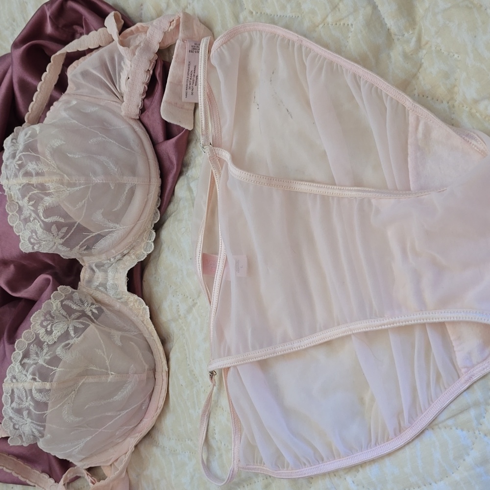Demi Bra and Panty Set - Picture 8 of 11